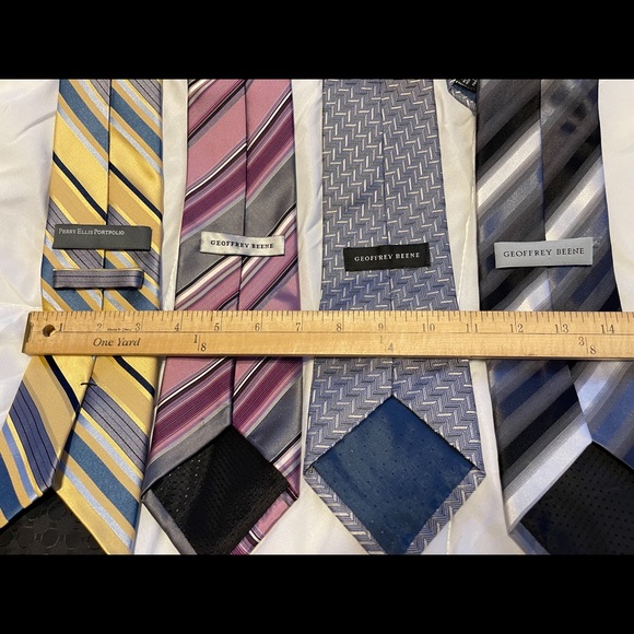 Bundle 4 silk ties: 3 GeoffreyBeene, 1 Perry Ellis - Picture 2 of 2